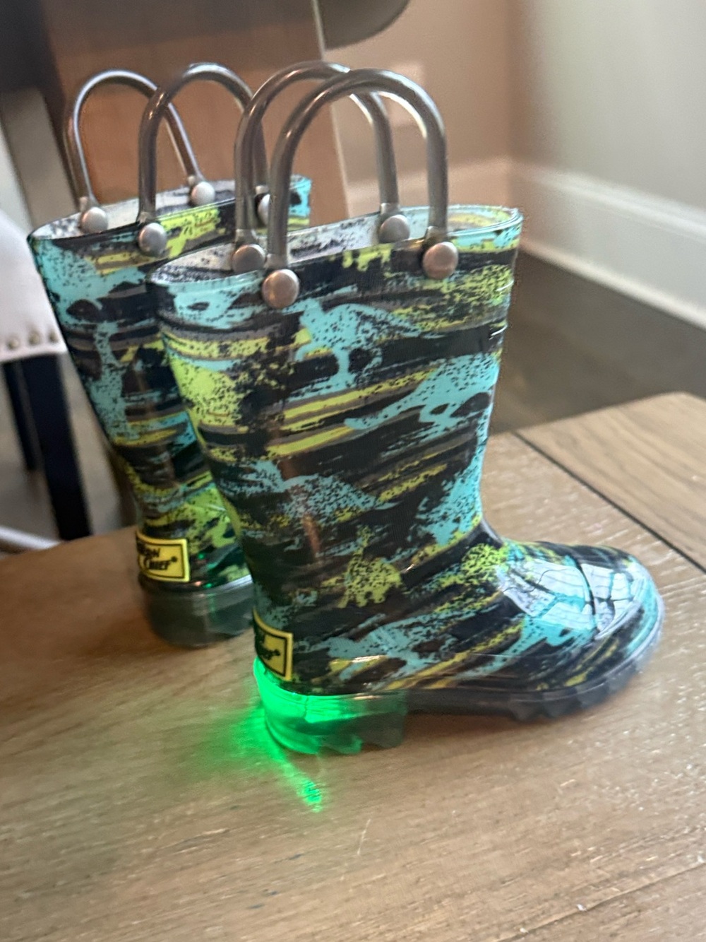 Toddler Light up rain boots size 5